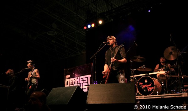 MY DARKEST DAYS LIVE @ THE ROYAL AGRICULTURAL FAIR 2010