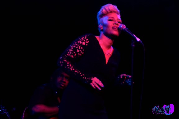EMELI SANDE LIVE @ THE KOOL HAUS 2012