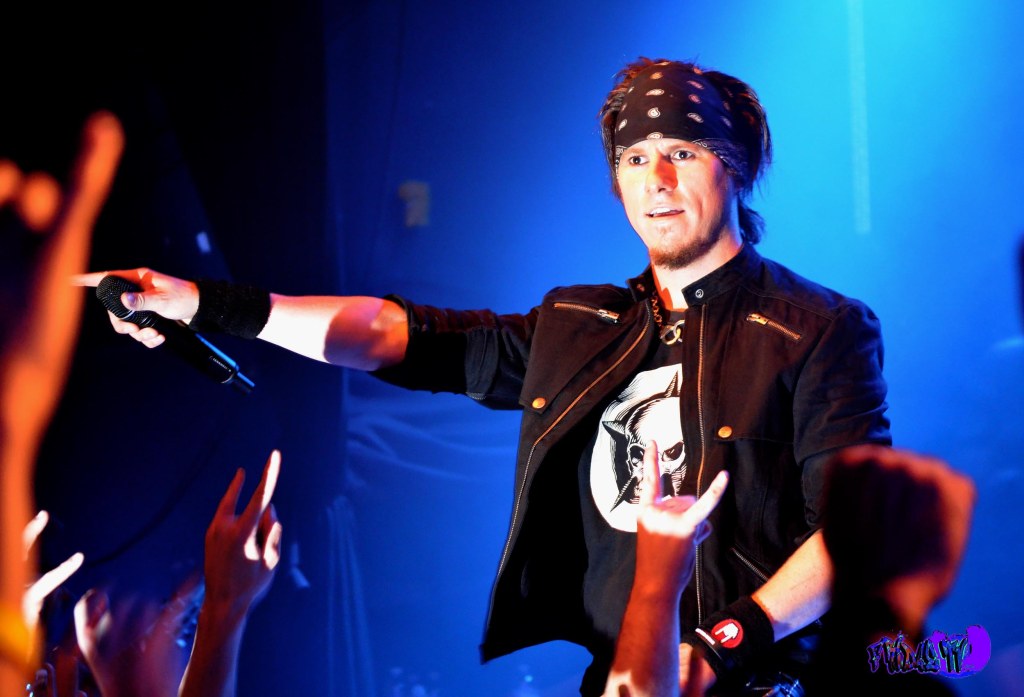 JAKE E - VOX AMARANTHE LIVE @ THE VIRGIN MOBILE MOD CLUB 2013