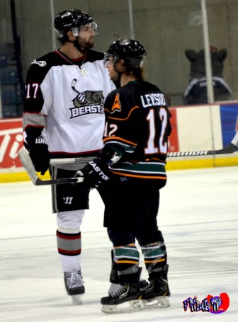 What a Height differece! BRAMPTON BEAST VS QUAD CITY MALLARDS -